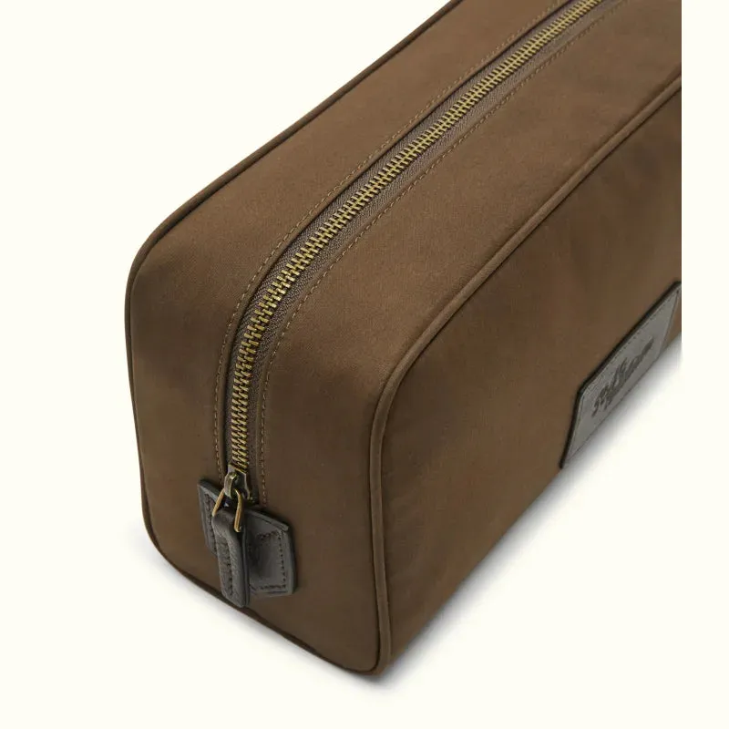 R.M.Williams - Hawkesbury Washbag - Dark Brown